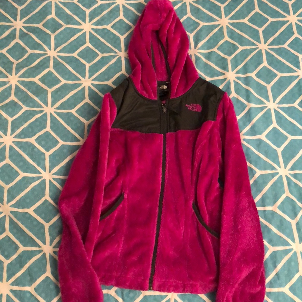 Very cozy North Face sweater in good condition!!